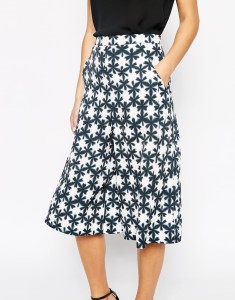 closeup asos pattern culottes